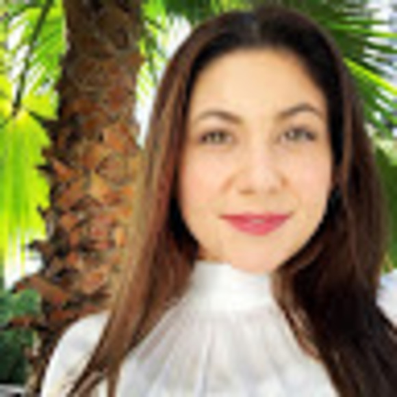 Meet your Posher, Jennifer - Picture 1 of 1